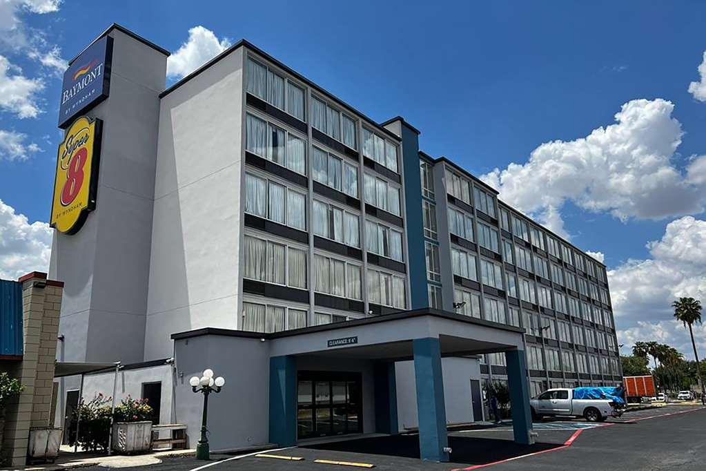 Hotel Super 8 By Wyndham Laredo Exterior foto